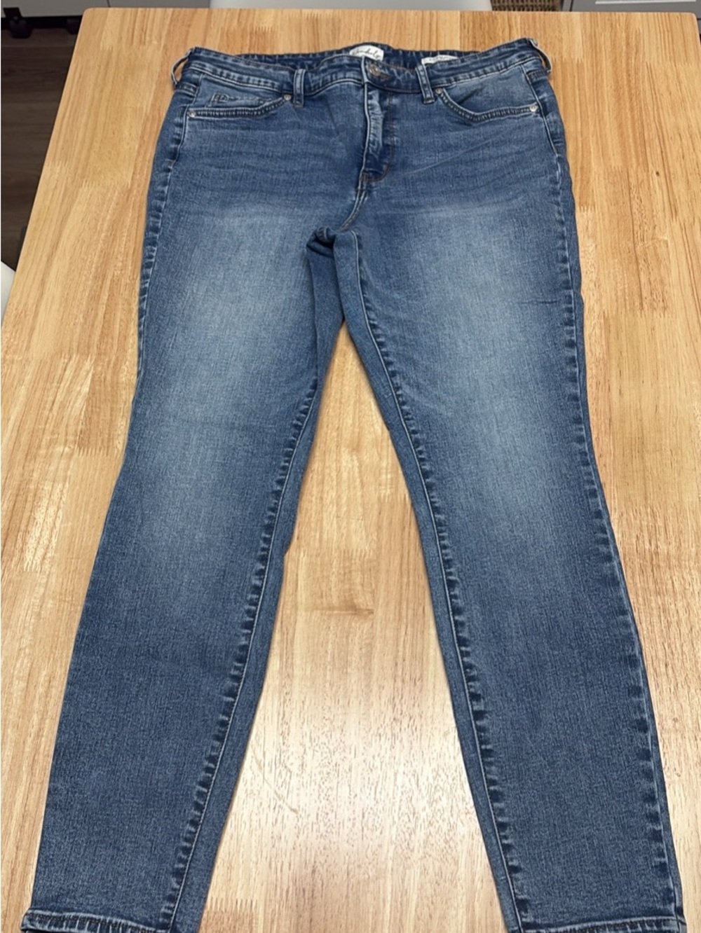 Wonderly Women's Faded Blue Skinny Jeans
